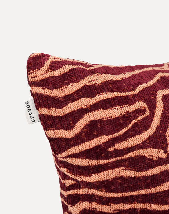 DOGGUO interieur kussen ethnic Bordeaux/Perzik