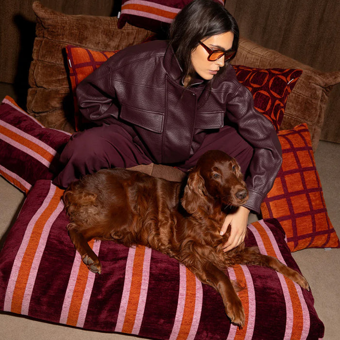 Dogguo hondenkussen - streep print - bordeaux/oranje/roze